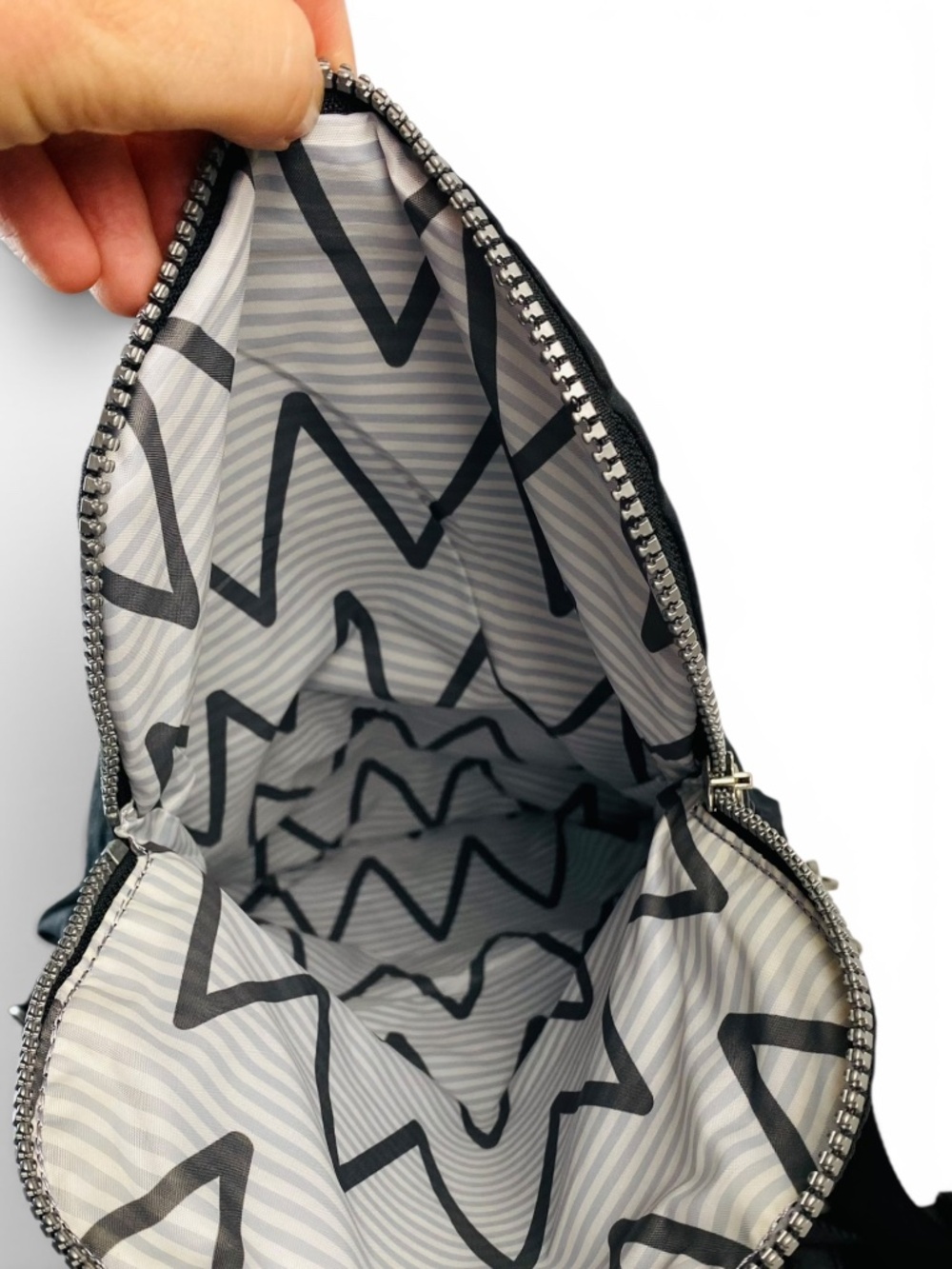 Lululemon Party Om Bag Crossbody in Black - Picture 16 of 16